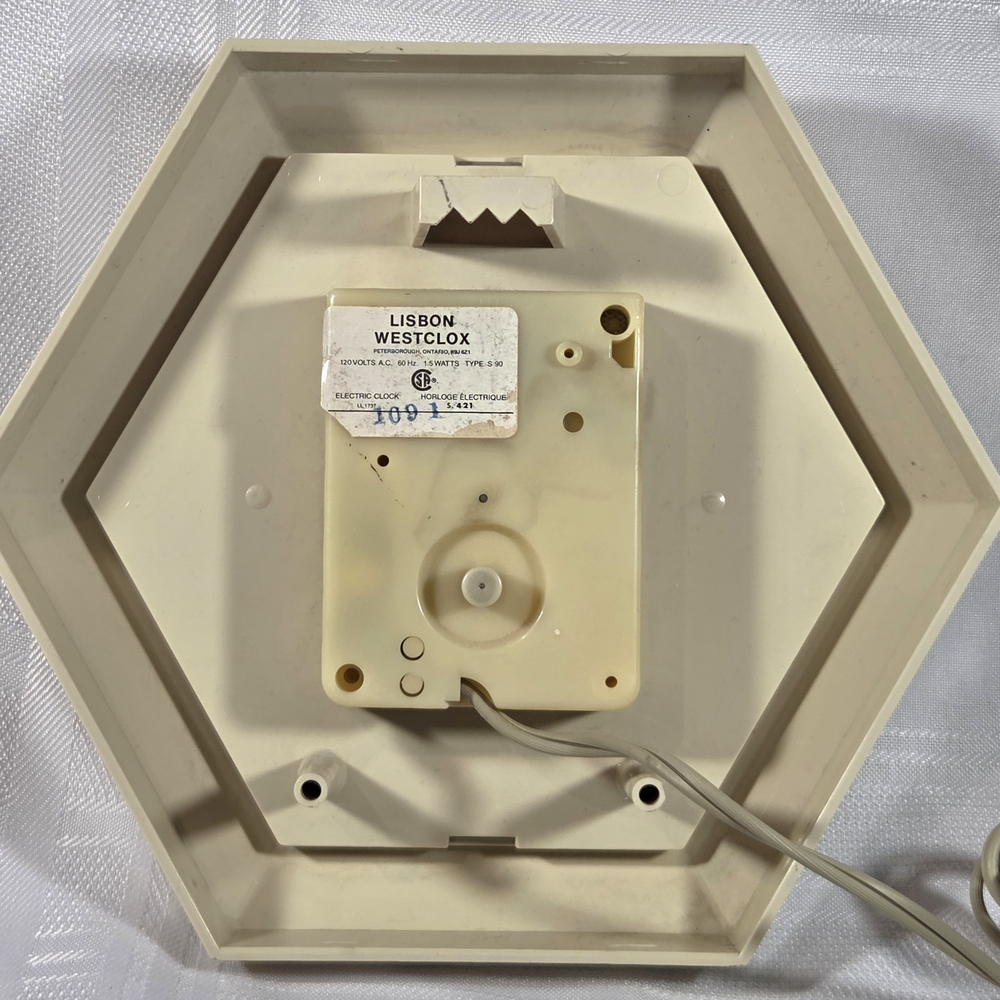 0VTG Westclox Hexagon Electric Wall Clock Canada Cream/Brown 1970s - Picture 2 of 6